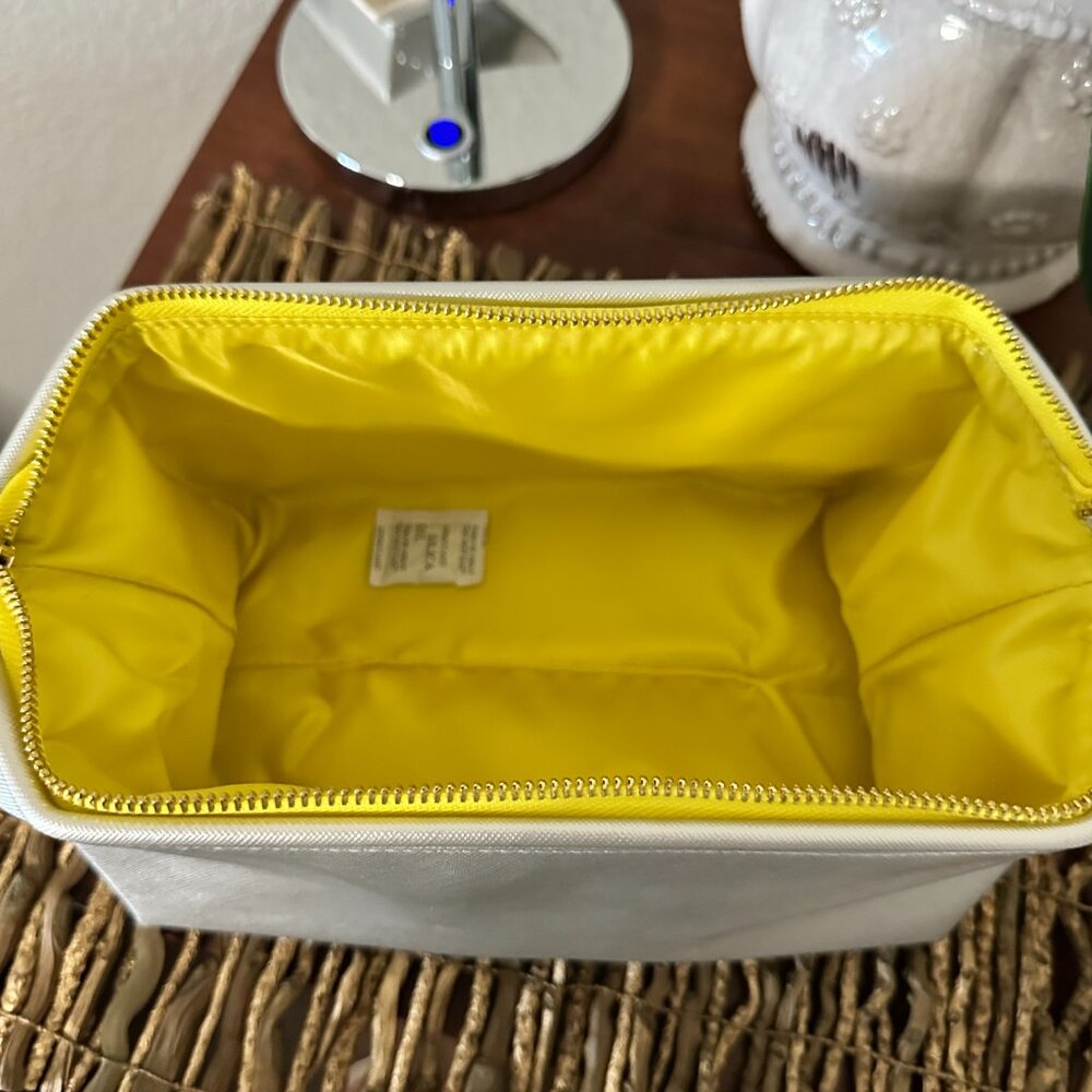 Kendra Scott Case - Picture 4 of 8